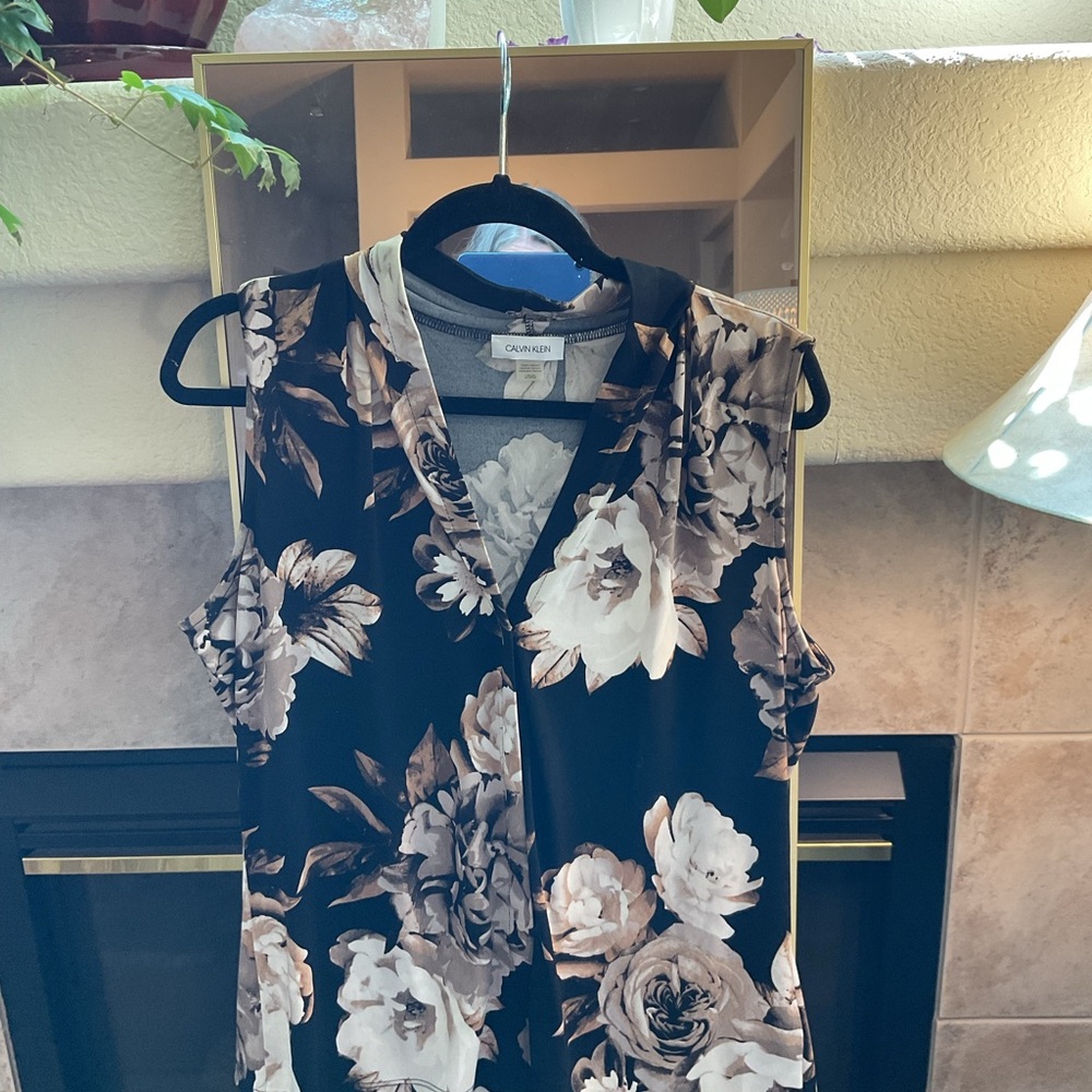 Calvin Klein Floral Sleeveless Blouse